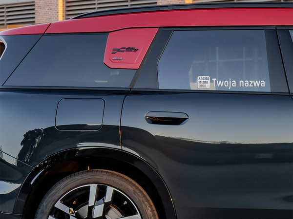 Naklejka z logiem FACEBOOK i Twoją nazwą social mediów