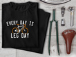 Czarna koszulka T-shirt nadruk EVERY DAY IS LEG DAY